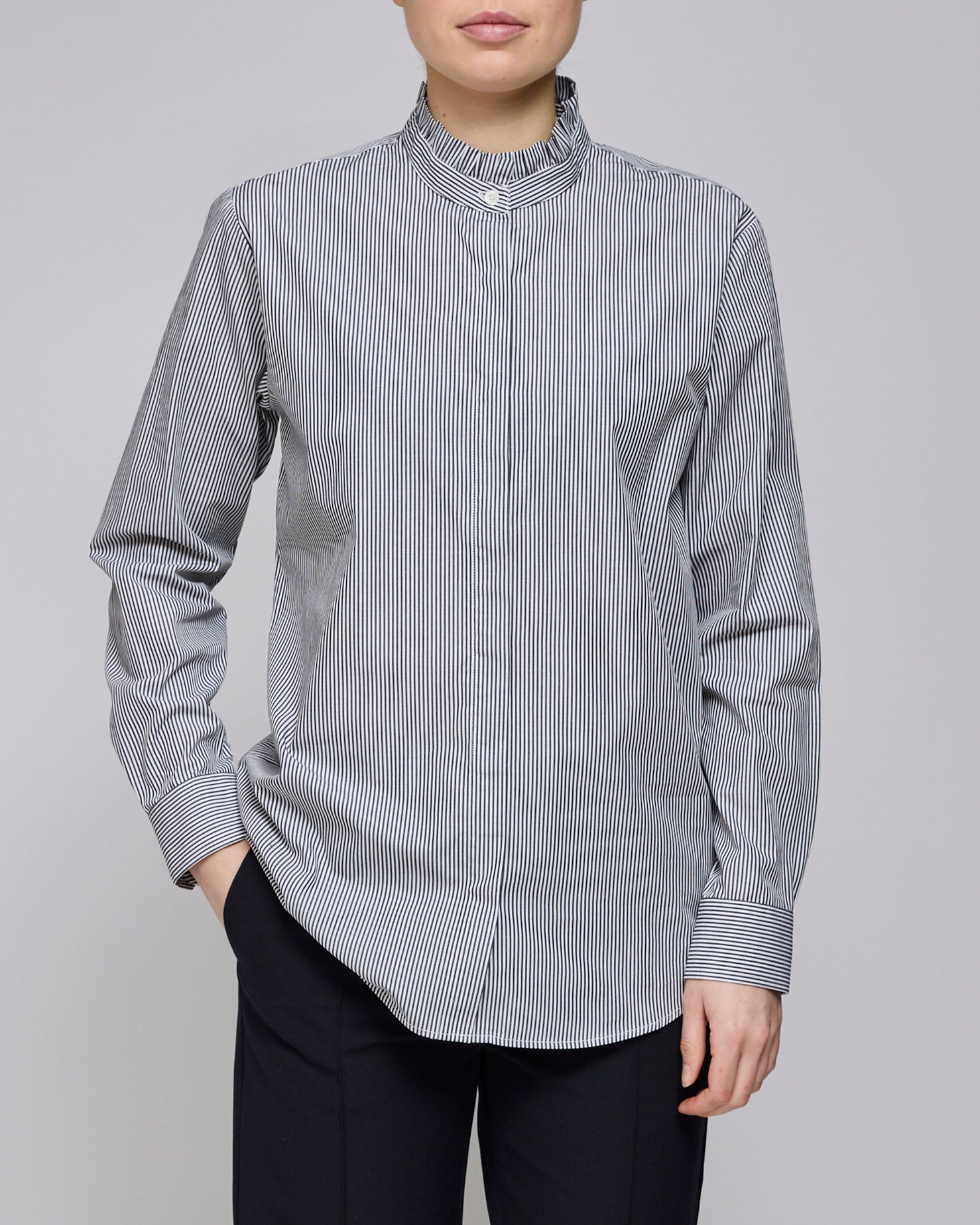 A.P.C. False Black À Col Volanté Blouse
