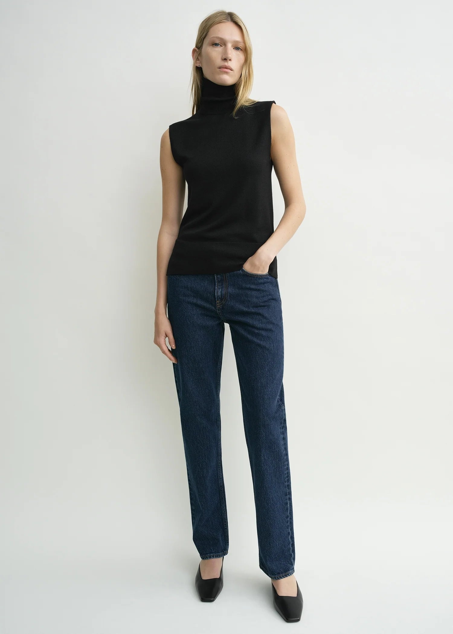 Toteme Black Sleeveless Fine Turleneck